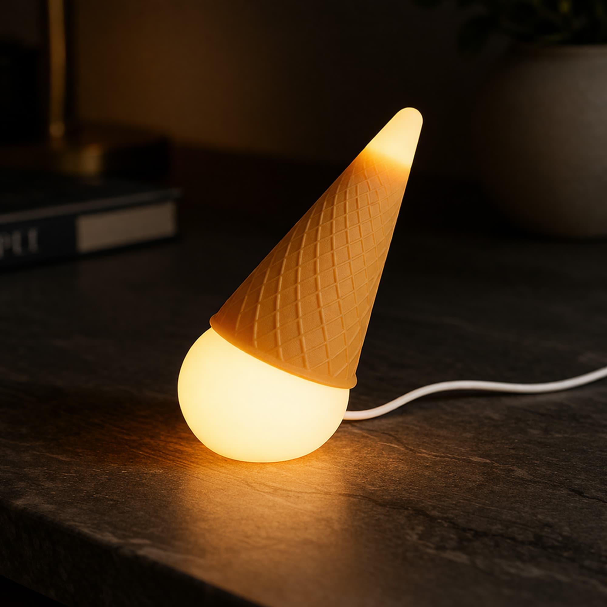 Fibrika Store ConeLight: Modern Tasarım Dondurma Külahı Gece Lambası